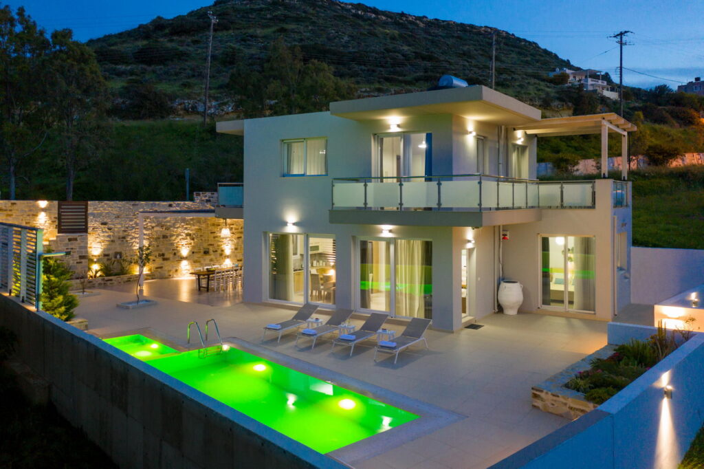 Villa Eyrycleia at night